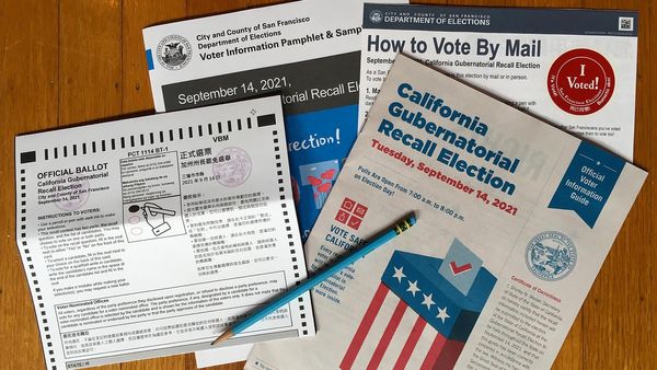 A ballot and voter information guides for the California gubernatorial recall election.